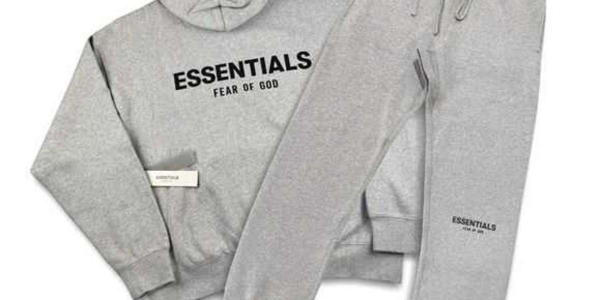 The Sp5der Hoodie A Fashion-Forward Perspective