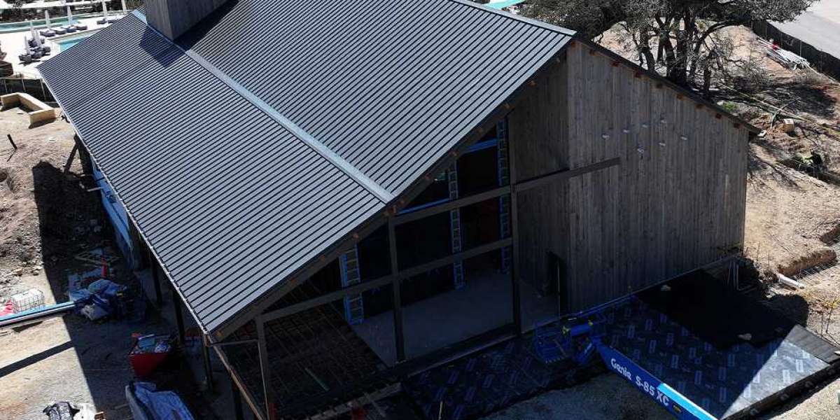 Raising the Roof: Choosing the Right Roofing Company in San Antonio