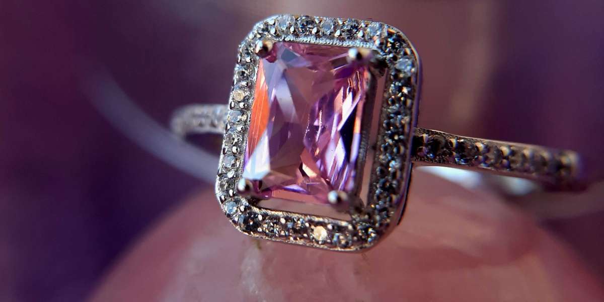 Halo Engagement Rings in London: A Complete Guide to Choosing the Perfect Ring
